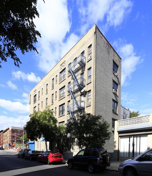 441 E 187th St in Bronx, NY - Foto de edificio - Building Photo