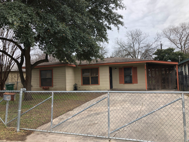 246 Pletz in San Antonio, TX - Building Photo - Building Photo