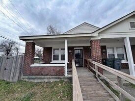 651 Walnut St in Memphis, TN - Building Photo