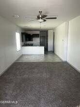 14937 Pebble Hills Blvd in El Paso, TX - Foto de edificio - Building Photo