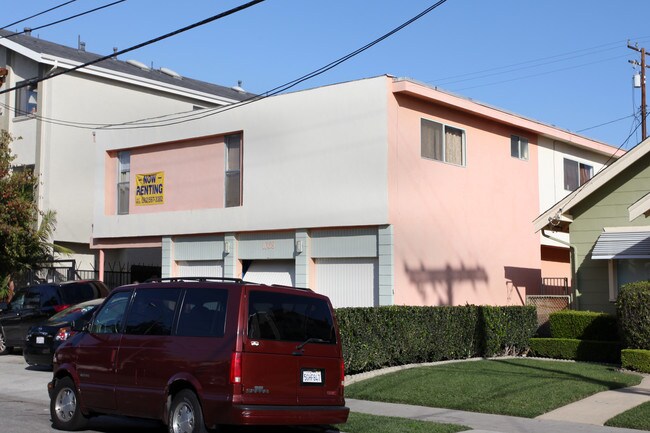 1068 Temple in Long Beach, CA - Foto de edificio - Building Photo