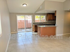 3410 Sparrow Cir in Riverside, CA - Building Photo - Building Photo
