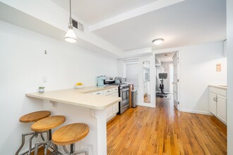 421 Adams St in Hoboken, NJ - Building Photo - Building Photo