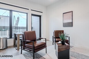 2623 Keene St, Unit 239 in Houston, TX - Building Photo