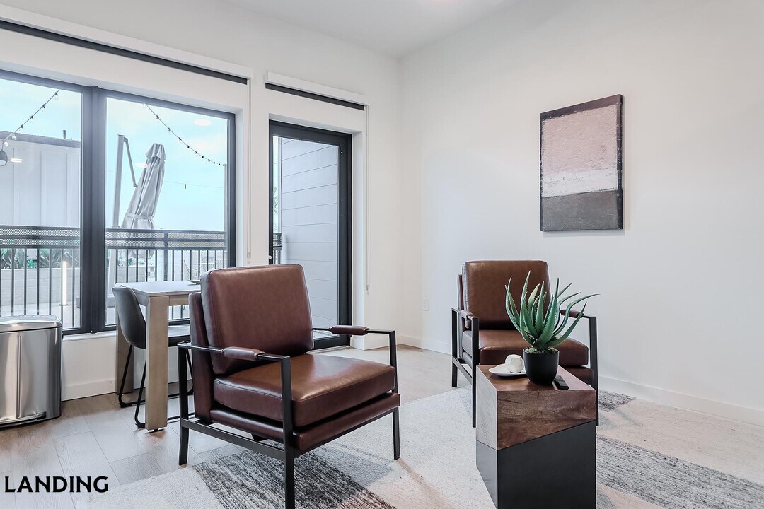 2623 Keene St, Unit 239 in Houston, TX - Building Photo