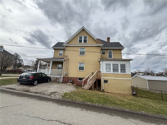 372 Braddock Ave in Uniontown, PA - Building Photo - Building Photo