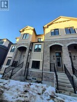 19 Mermot Ln in Richmond Hill, ON - Building Photo