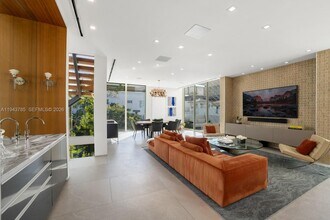 819 2nd St in Miami Beach, FL - Building Photo - Building Photo