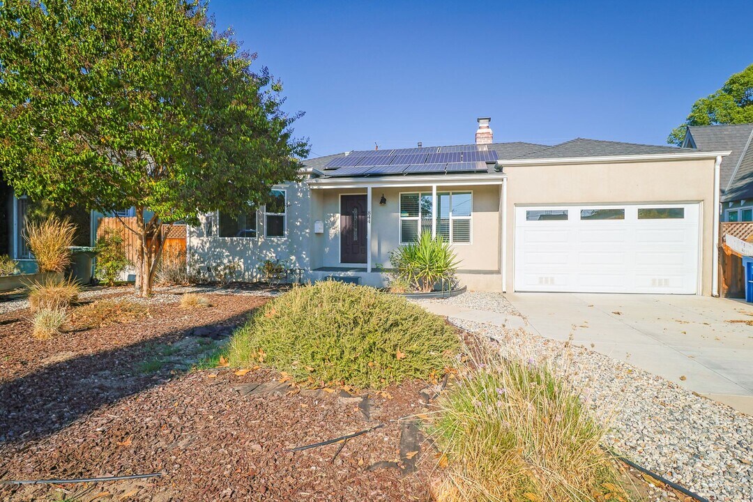 844 Lima St in Burbank, CA - Building Photo