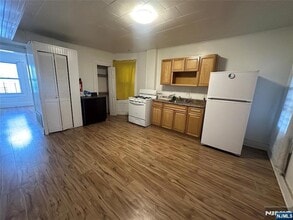 256 N 4th St in Paterson, NJ - Building Photo - Building Photo