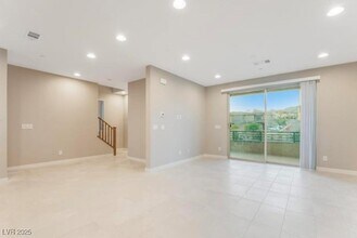 660 Clowder Spring Way in Las Vegas, NV - Building Photo - Building Photo