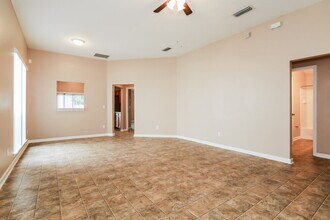 3946 Pebble Brooke Circle South in Orange Park, FL - Foto de edificio - Building Photo