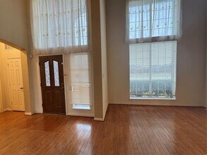 3615 Elmsted Dr in Richardson, TX - Foto de edificio - Building Photo