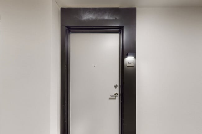 2 David Eyer Rd in Richmond Hill, ON - Building Photo - Building Photo