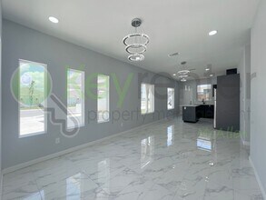 823 N Woodson Ave in Edinburg, TX - Foto de edificio - Building Photo