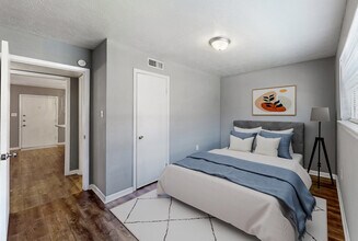 3300 S College Ave in Bryan, TX - Building Photo - Building Photo