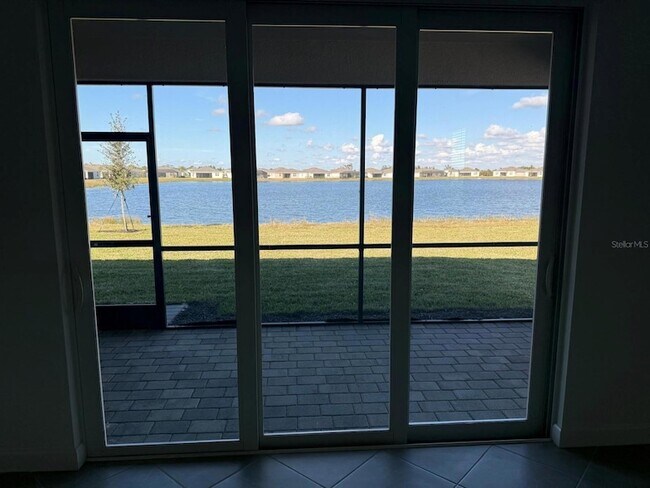 8318 Waterscape Rd in Englewood, FL - Foto de edificio - Building Photo