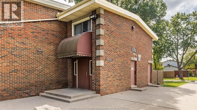 property at 1730 Columbia Ct