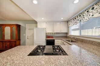 8216 Baymore Way in Citrus Heights, CA - Building Photo - Building Photo