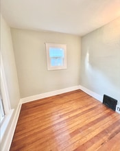 403 N Marquette St, Unit #1 in Durand, MI - Building Photo - Building Photo