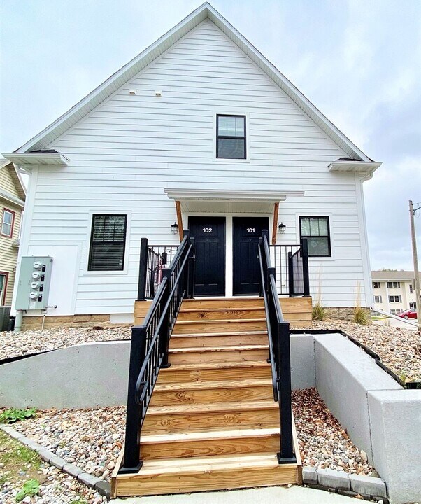 3004 West St-Unit -Unit 102 in Ames, IA - Building Photo