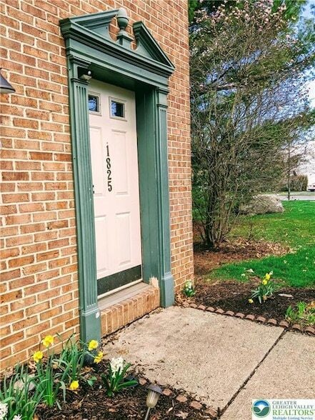 1825 Falcon Dr in Bethlehem, PA - Building Photo - Building Photo