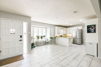 5526 75th St in Lubbock, TX - Foto de edificio - Building Photo