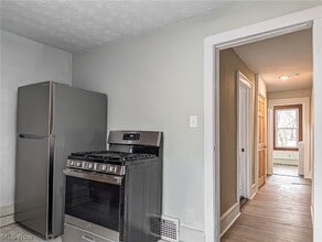 1268 Pondview Ave in Akron, OH - Building Photo - Building Photo