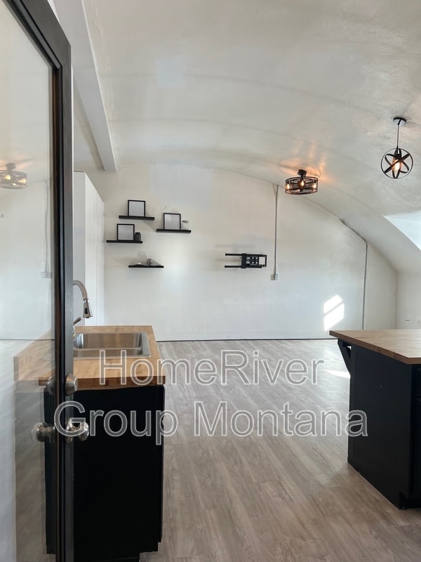 property at 925 S 3rd St W