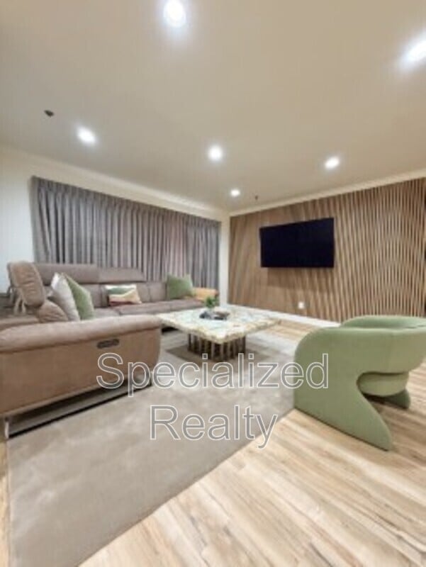 property at 1020 Davis Ave