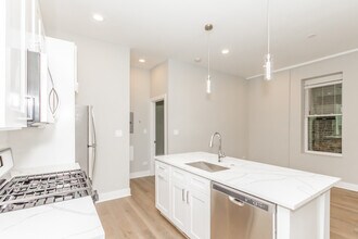 1319 W Cullerton St-Unit -1R in Chicago, IL - Building Photo - Building Photo