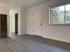 316 Alida Way in South San Francisco, CA - Building Photo - Building Photo