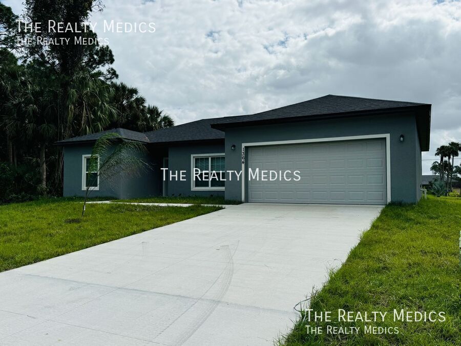 1364 Gibbs Rd SW in Palm Bay, FL - Building Photo