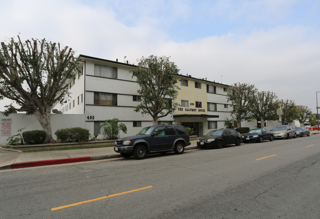 The Calumet House in Glendale, CA - Building Photo