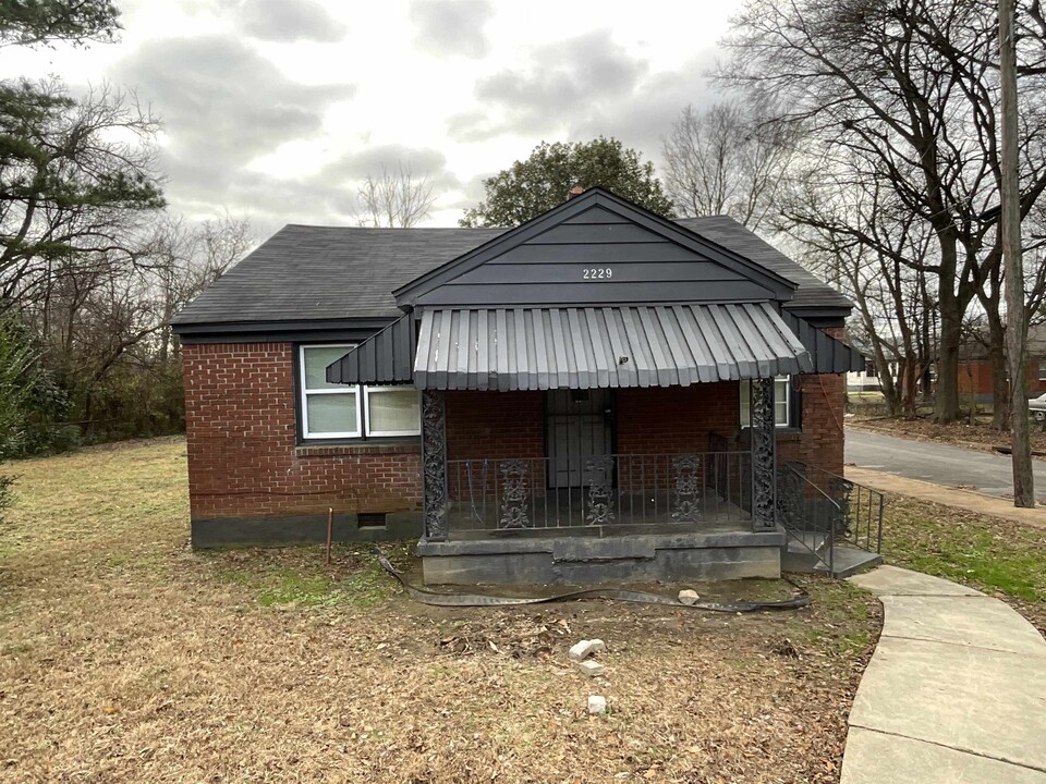 2229 Zanone Ave in Memphis, TN - Building Photo