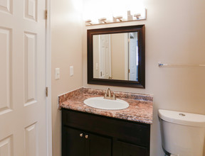 Sutters Mill Apartments in Knoxville, TN - Building Photo - Interior Photo