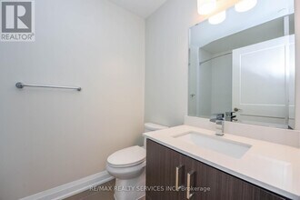 15 Lynch St in Brampton, ON - Building Photo - Building Photo