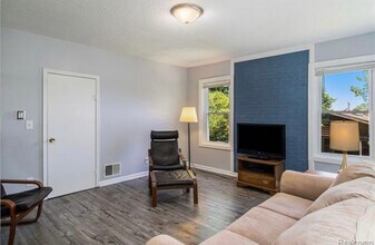 388 Hillsdale St in Hillsdale, MI - Building Photo - Building Photo