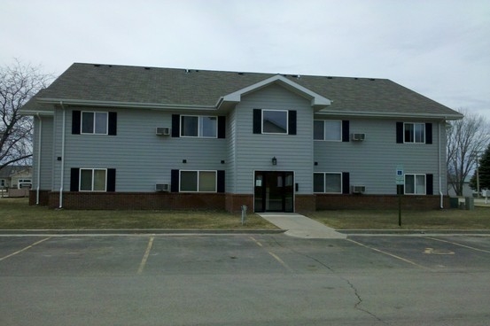 Foxcroft I and II in Flandreau, SD - Building Photo