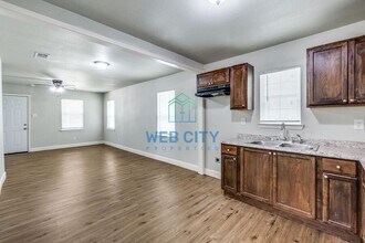 405 Viaduct St in Dallas, TX - Building Photo - Building Photo