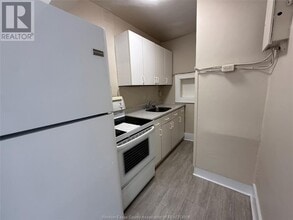 249 Pillette Rd in Windsor, ON - Building Photo - Building Photo