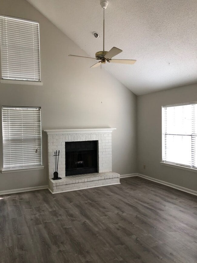 6 Windmill Ct in Savannah, GA - Building Photo - Building Photo