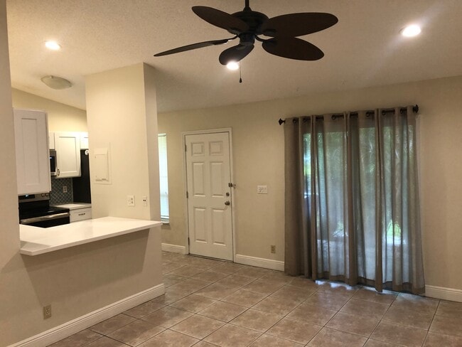 1826 Windsor Dr in North Palm Beach, FL - Building Photo - Building Photo