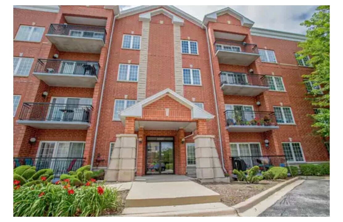 3501 Wellington Ct, Unit 409 in Rolling Meadows, IL - Foto de edificio