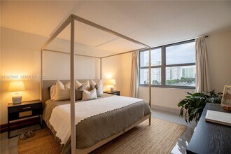 2750 NE 183rd St in Aventura, FL - Building Photo - Building Photo