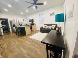 900 Adams Rd, Unit A in Williamsburg, VA - Building Photo