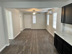 676 W Robertson St in San Benito, TX - Building Photo - Building Photo