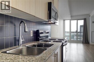 85 Duke St W in Kitchener, ON - Building Photo - Building Photo