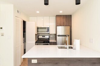 949 W Grace St in Chicago, IL - Building Photo - Building Photo