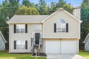 3827 Waldrop Hills Dr in Decatur, GA - Building Photo